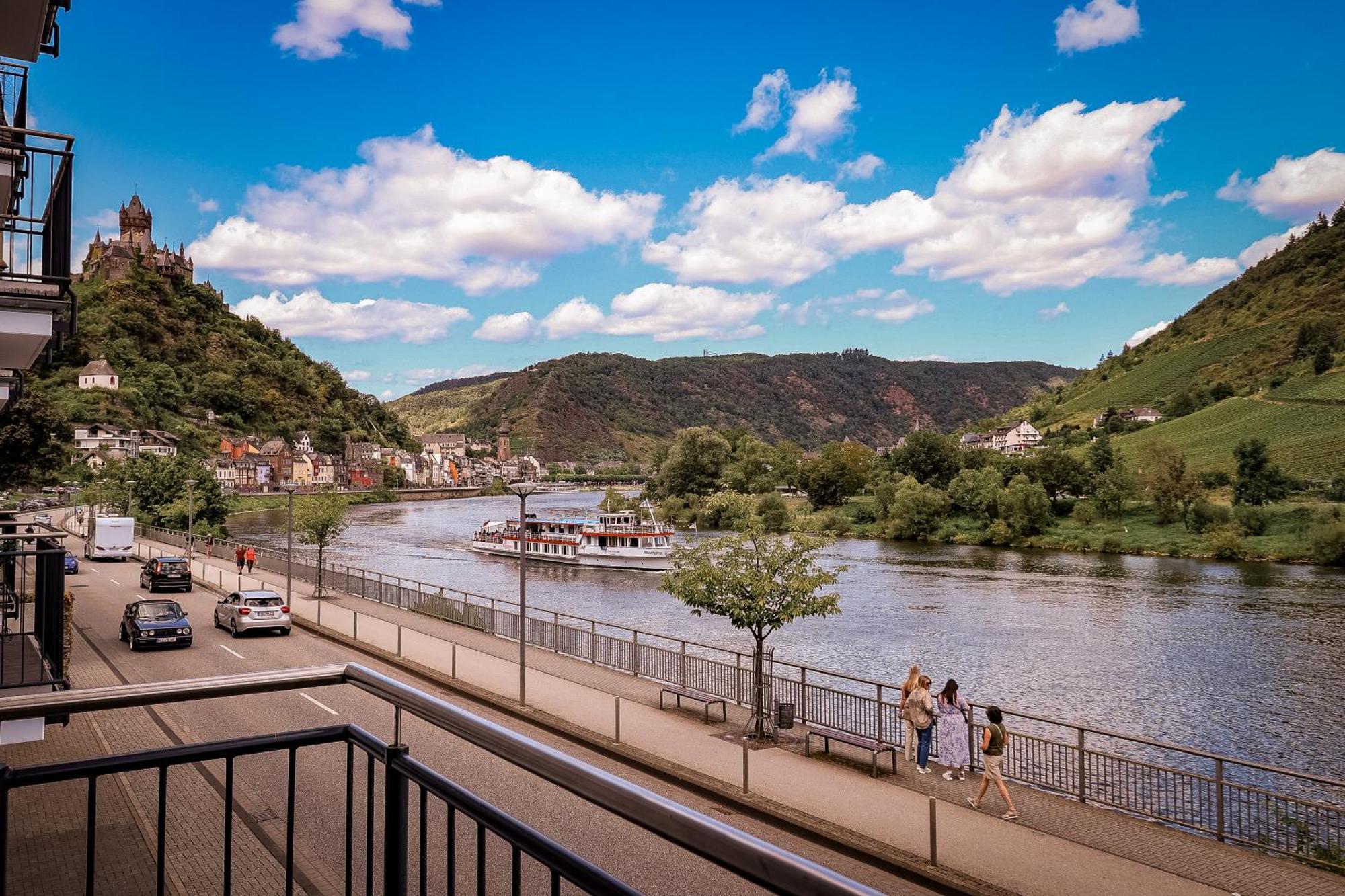 Moselpromenade Villa Moselufer, Panorama & Burg Cochem Blick, Netflix, Balkon Exteriér fotografie
